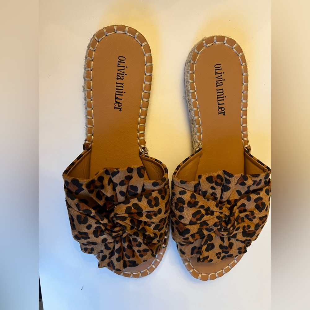 Olivia Miller Brown Leopard Women's Sandals‎ 9 slides fashion NWOB